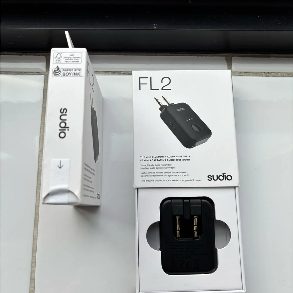 Studio FL2 Black mini Bluetooth Audio Adapter